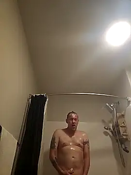 Snapshot of yourMasterisBored chatting on April 18, 2026, 12:40 pm yourMasterisBored online show from April 18, 2026, 12:40 pm