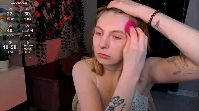 susie miu online show from April 7, 2026, 9:16 pm