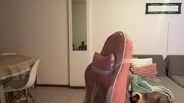 isyourgirlolivia online show from March 18, 2026, 1:20 am