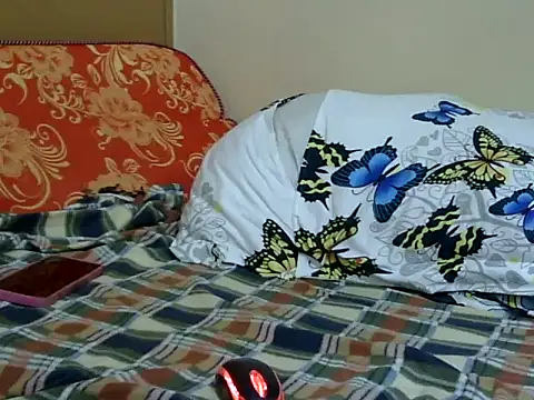 Snapshot of Rhofhi12 chatting on June 3, 2026, 4:44 pm Rhofhi12 online show from June 3, 2026, 4:44 pm