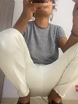 Lacolorinaa online show from March 30, 2026, 12:23 am