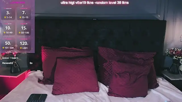  Elissabat  online show from April 17, 2026, 8:00 pm