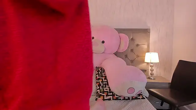 Lila clark online show from March 31, 2026, 9:28 pm