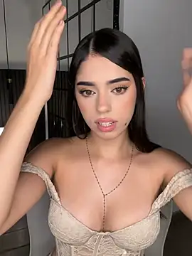 Maia antonelli online show from March 27, 2026, 2:09 am