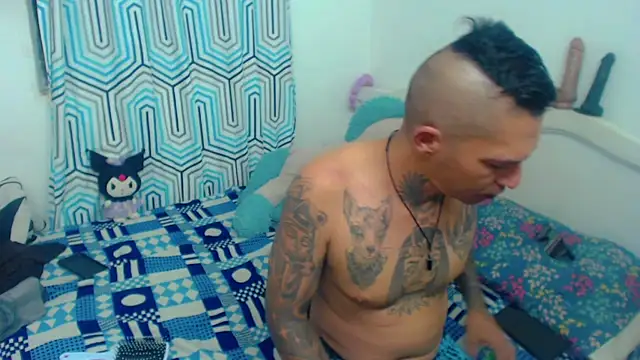 osirisandLilith online show from April 17, 2026, 5:54 am