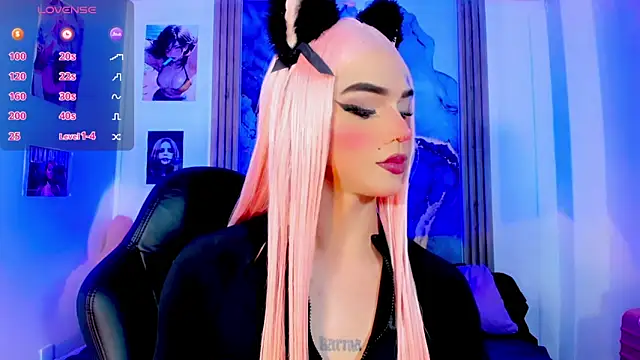Snapshot of blonde_queen- chatting on June 3, 2026, 7:29 pm blonde queen- online show from June 3, 2026, 7:29 pm