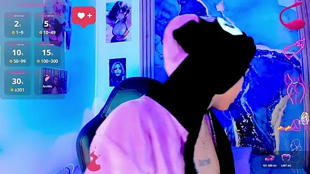 blonde queen- online show from April 16, 2026, 7:36 pm