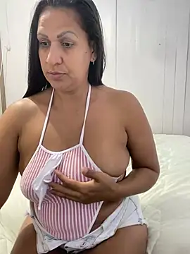 lactante2026 online show from April 12, 2026, 2:26 am