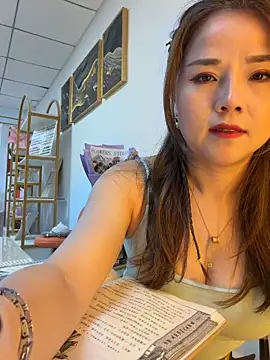 Xiaoxiao-y online show from April 1, 2026, 10:16 am