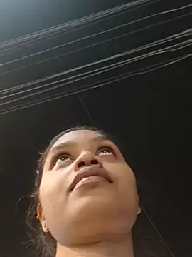 ezabela  online show from April 28, 2026, 3:38 pm