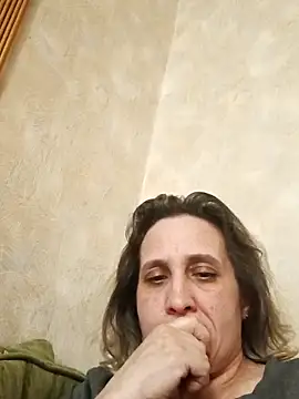 KatieLove133 online show from April 3, 2026, 4:24 pm