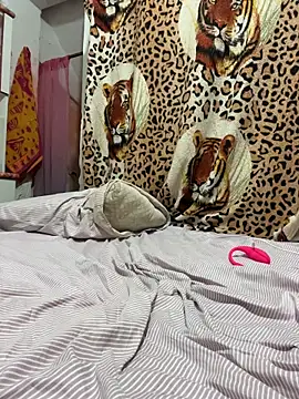 Hopeluna online show from March 26, 2026, 10:02 am