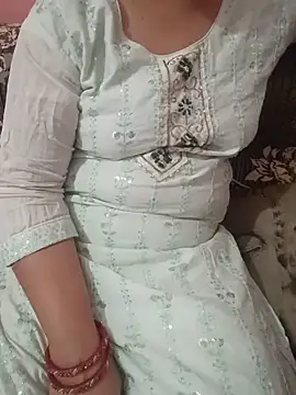 Snapshot of Gujju_bhabhi69 chatting on May 26, 2026, 8:45 am Gujju bhabhi69 online show from May 26, 2026, 8:45 am