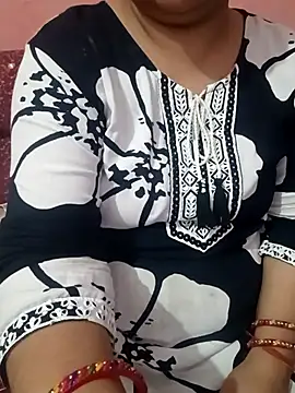 Snapshot of Gujju_bhabhi69 chatting on May 13, 2026, 12:23 pm Gujju bhabhi69 online show from May 13, 2026, 12:23 pm