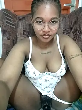 Hotsexyberry222 online show from April 18, 2026, 6:32 pm