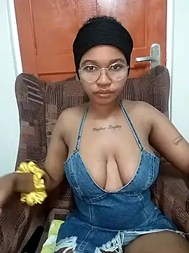 Hotsexyberry222 online show from April 1, 2026, 6:49 pm