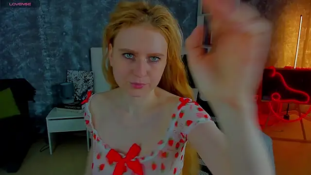 Shiny Liss online show from April 18, 2026, 1:30 am