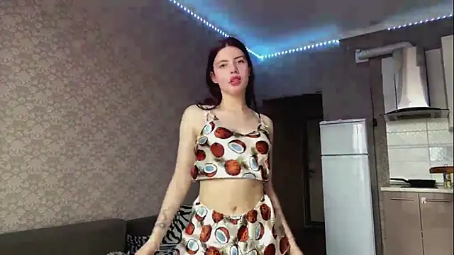 KassieLonzo online show from April 9, 2026, 11:05 am