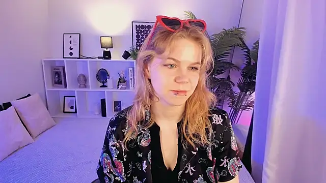 Snapshot of ElizabethVane chatting on May 7, 2026, 5:22 am ElizabethVane online show from May 7, 2026, 5:22 am