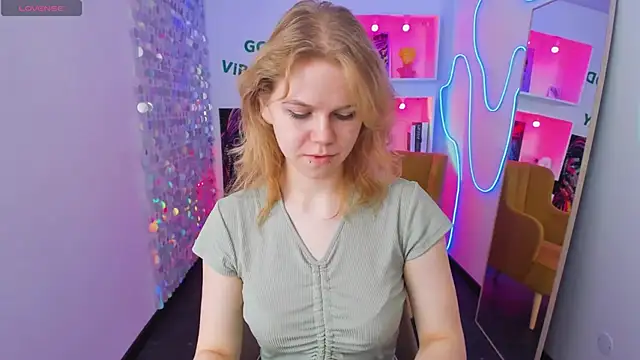 Snapshot of ElizabethVane chatting on April 29, 2026, 5:30 pm ElizabethVane online show from April 29, 2026, 5:30 pm