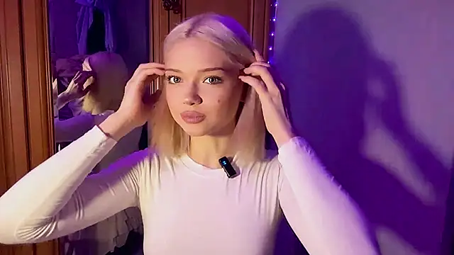 StacyChocopay online show from April 1, 2026, 10:18 pm