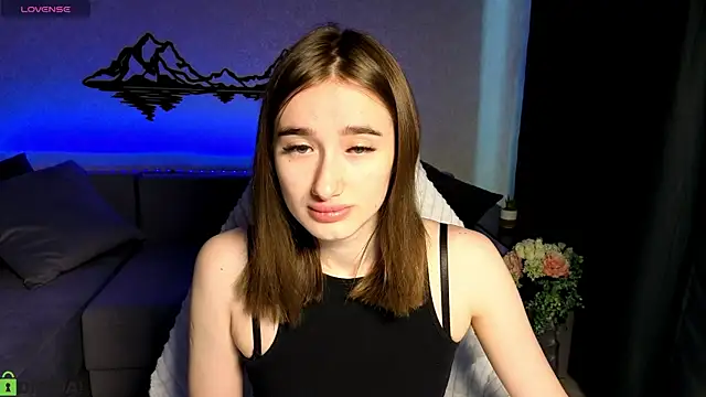 Snapshot of Lady_Sunrise12 chatting on May 31, 2026, 1:11 am Lady Sunrise12 online show from May 31, 2026, 1:11 am