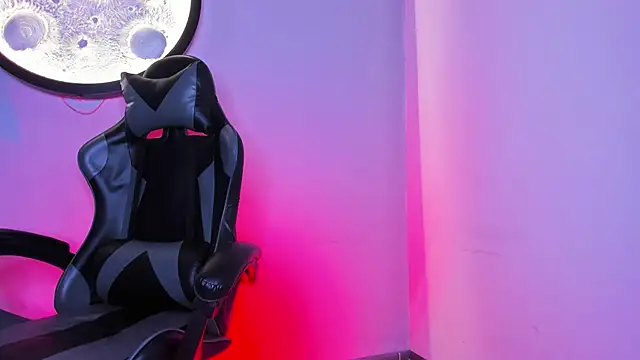 Bennet-Grayy online show from April 14, 2026, 4:17 am