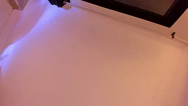 AlaskaFlowerss1  online show from April 15, 2026, 4:07 am