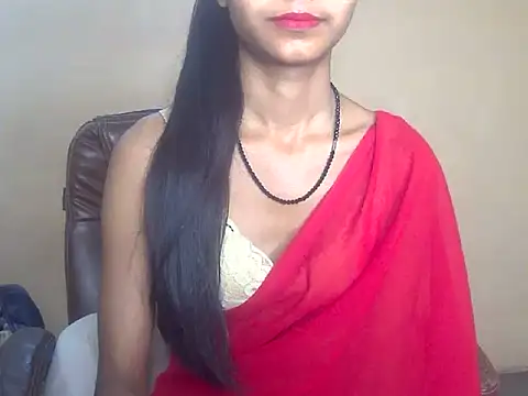 QueenOfDesire01 online show from April 15, 2026, 6:23 pm