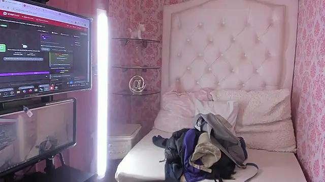 Mini Rouse online show from March 29, 2026, 12:12 am