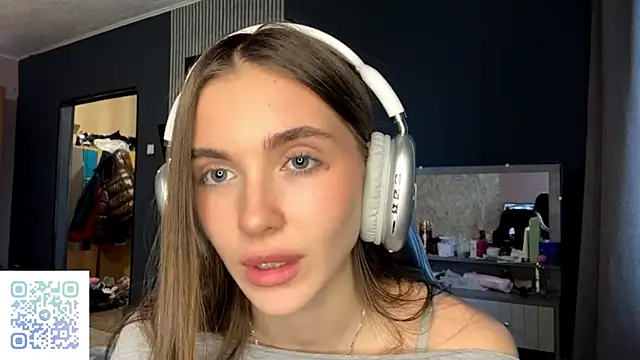 Veluxe online show from March 26, 2026, 3:21 pm