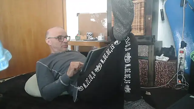 Thomate24 online show from March 25, 2026, 1:32 pm