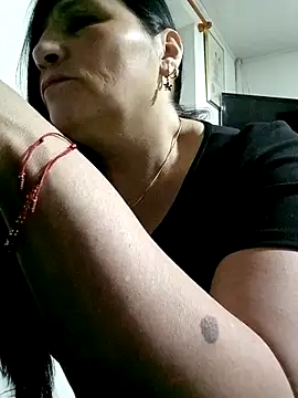 Ladygreeneyes online show from April 26, 2026, 2:53 am