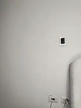 Mia skyy18 online show from April 19, 2026, 2:01 am