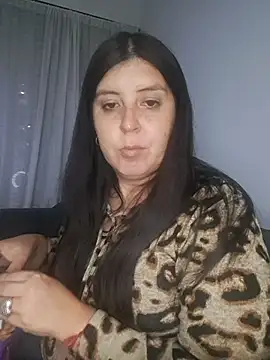 Snapshot of melucita chatting on April 8, 2026, 10:00 pm melucita online show from April 8, 2026, 10:00 pm