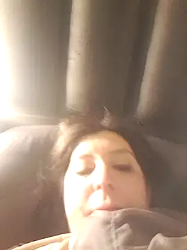 Snapshot of melucita chatting on May 23, 2026, 12:15 pm melucita online show from May 23, 2026, 12:15 pm