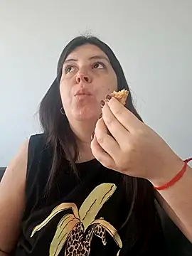 Snapshot of melucita chatting on April 4, 2026, 2:01 pm melucita online show from April 4, 2026, 2:01 pm