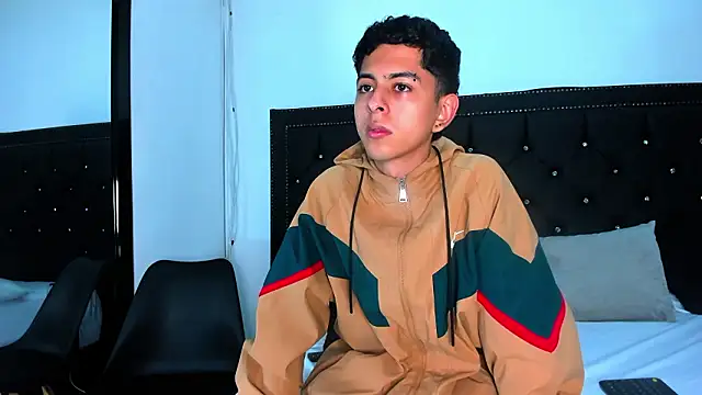 NohaDrake online show from March 16, 2026, 4:31 am