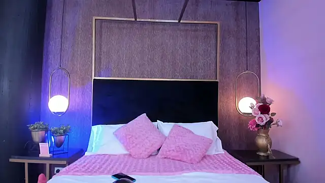 hayli monroe online show from March 18, 2026, 7:04 pm