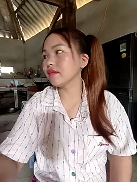 Mina xYx online show from April 9, 2026, 1:29 am