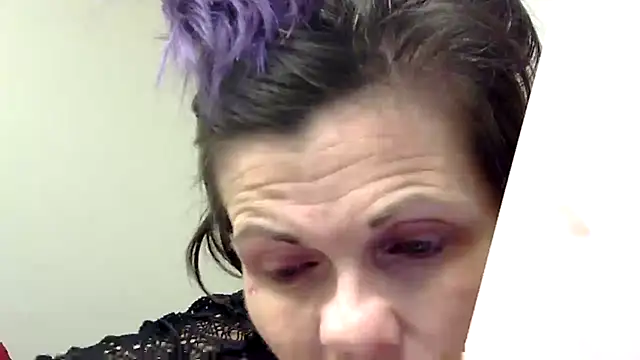 kitty-kitten82 online show from March 28, 2026, 3:40 am