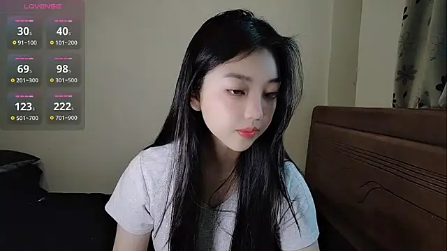 oblakitty  online show from April 7, 2026, 12:56 am