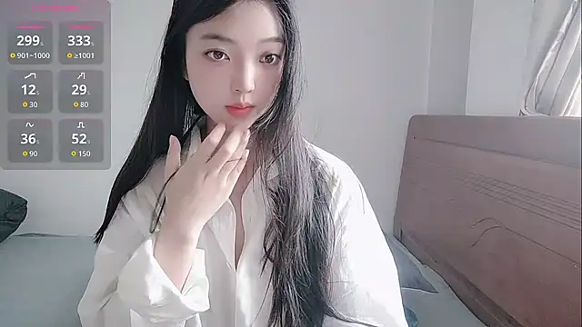 oblakitty  online show from June 8, 2026, 12:49 am
