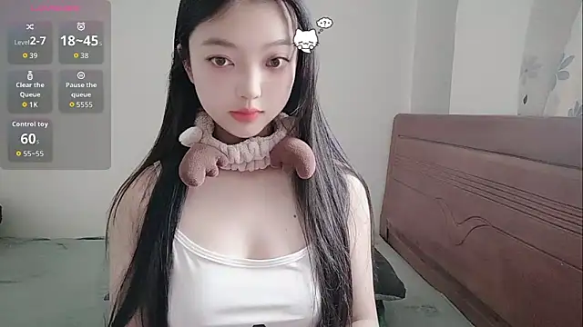 oblakitty  online show from June 13, 2026, 12:41 am