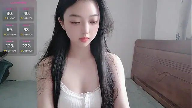 oblakitty  online show from June 14, 2026, 8:26 am