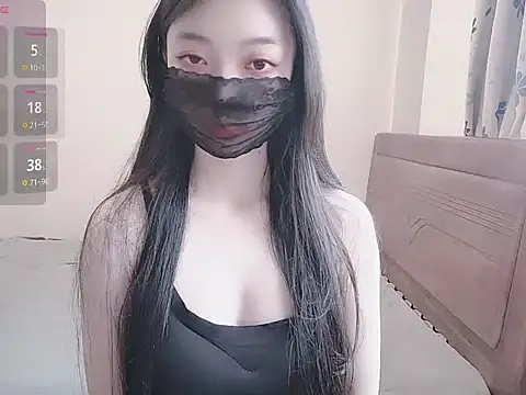 oblakitty  online show from June 15, 2026, 12:44 am