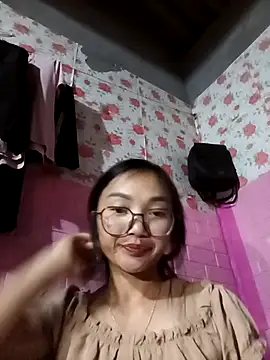 emmasexy2k online show from April 3, 2026, 2:01 pm