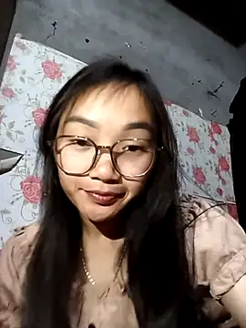 emmasexy2k online show from April 2, 2026, 1:51 pm