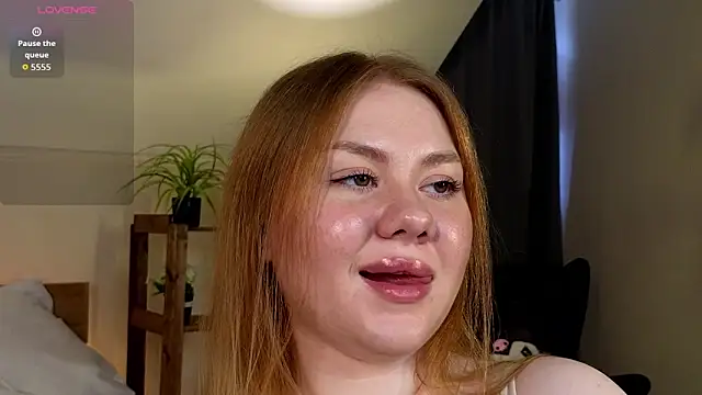 BeeTrix online show from April 17, 2026, 2:47 am