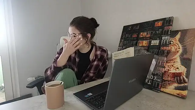 LaritaTocchio online show from March 24, 2026, 7:08 am